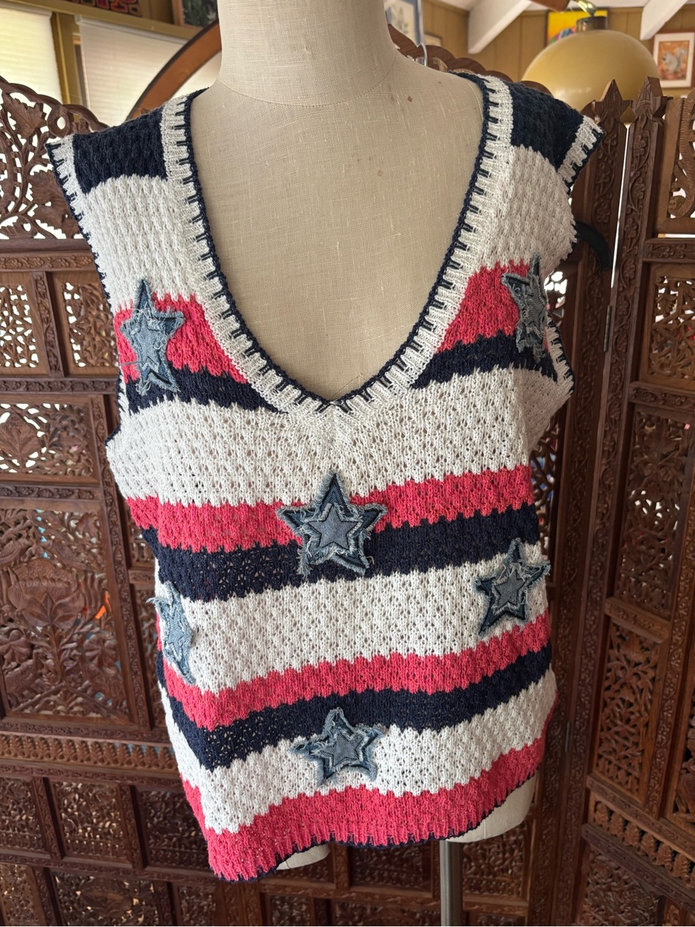 NWT Striped Knit Star Appliqué Sweater Vest - White, Navy & Pink